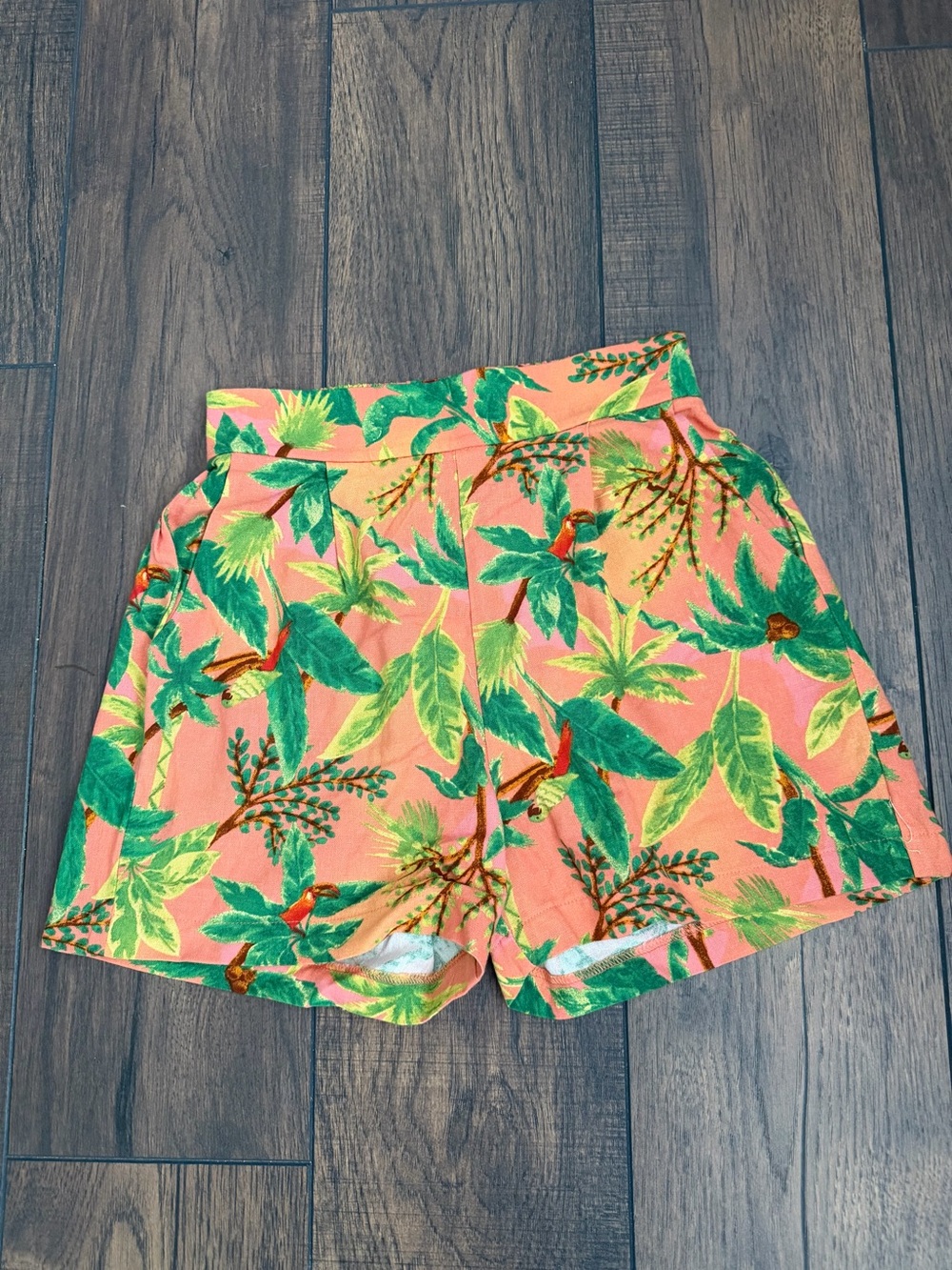 Monteau Tropical NEW w/Tags Print 3" Shorts in Coral and Green Small